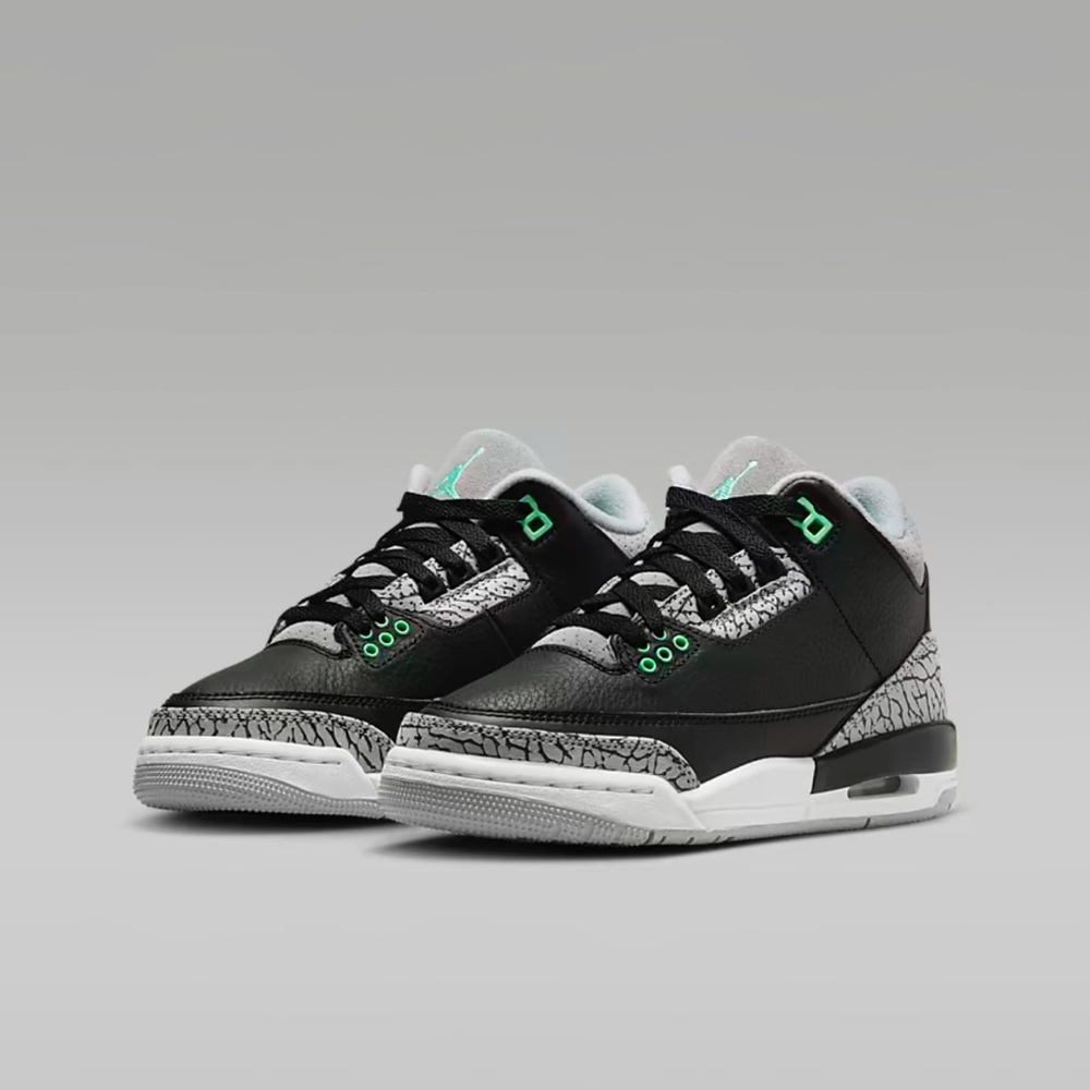 Air Jordan 3 Retro "Green Glow"